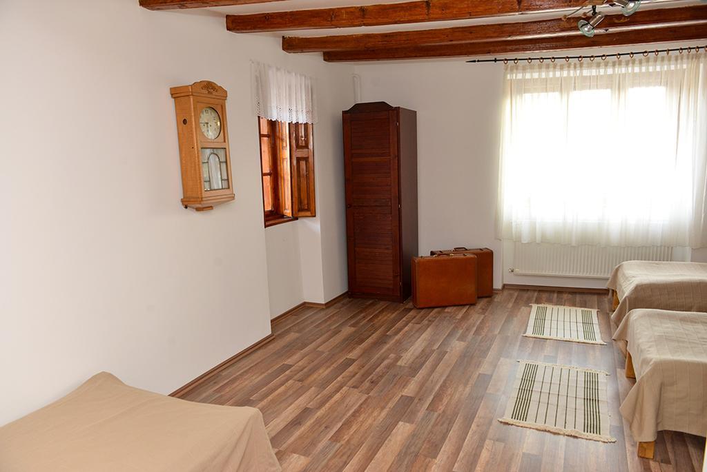 Rigofuetty Vendeghaz Hotel Tiszaalpar Exterior foto